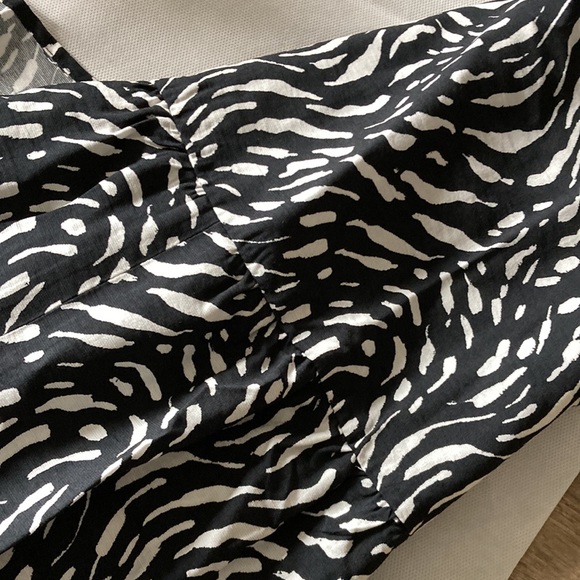 Nine West skirt, black and white Animal print, size Large maxi - Picture 5 of 10